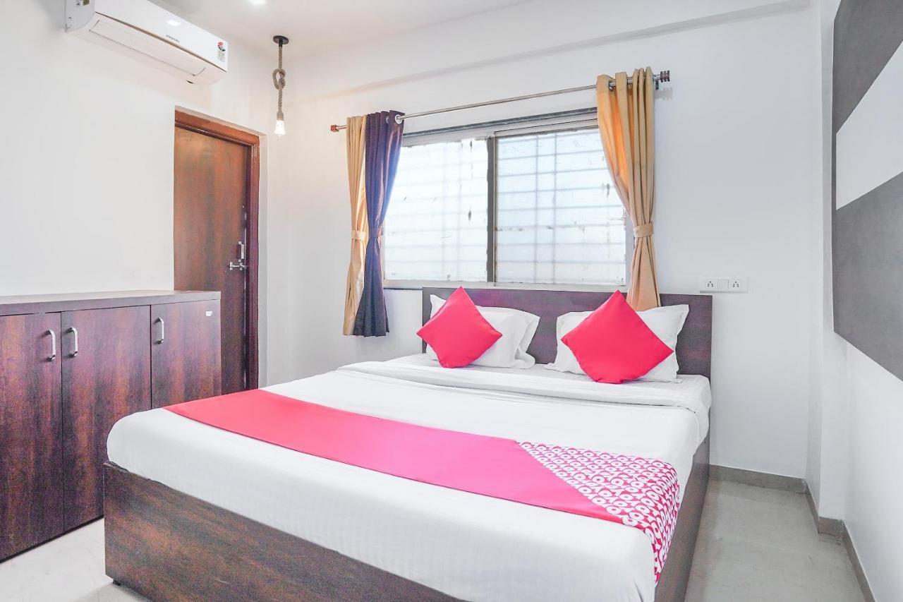 Oyo Flagship 70264 Hotel Vrindavan Mangvadi Extérieur photo