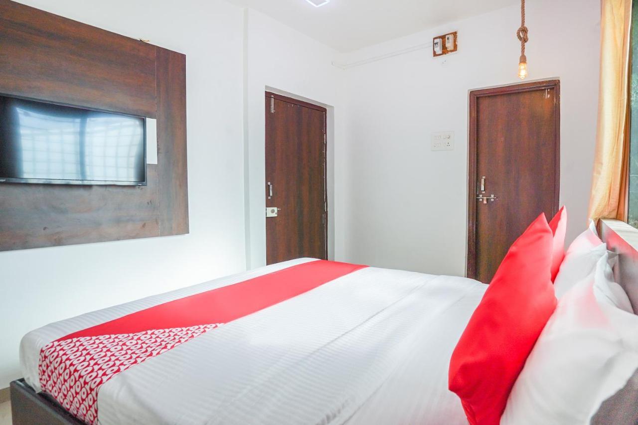Oyo Flagship 70264 Hotel Vrindavan Mangvadi Extérieur photo