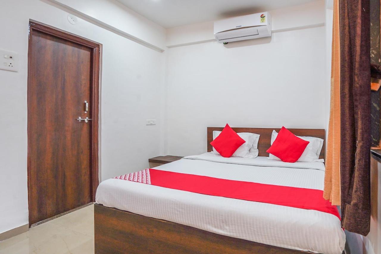 Oyo Flagship 70264 Hotel Vrindavan Mangvadi Extérieur photo