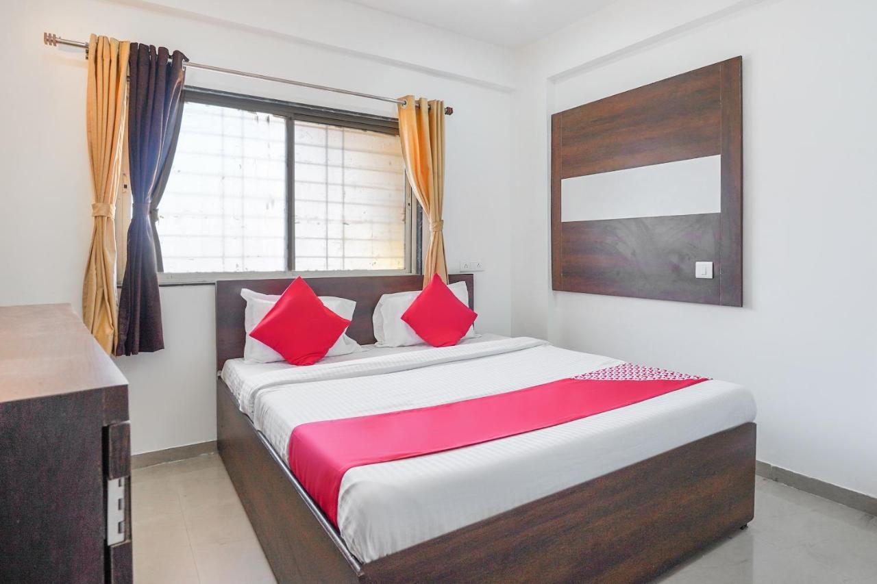 Oyo Flagship 70264 Hotel Vrindavan Mangvadi Extérieur photo