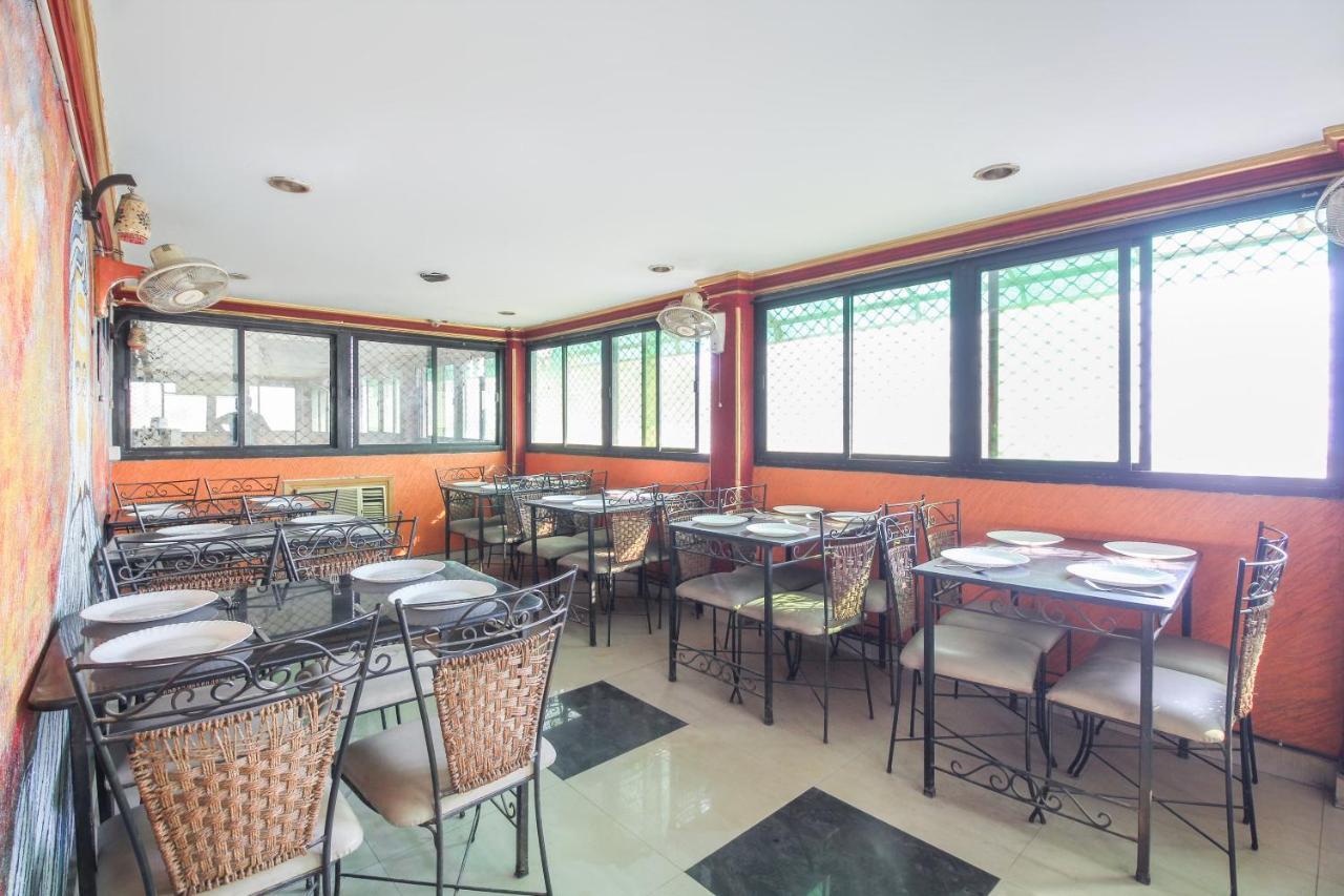 Oyo Flagship 70264 Hotel Vrindavan Mangvadi Extérieur photo