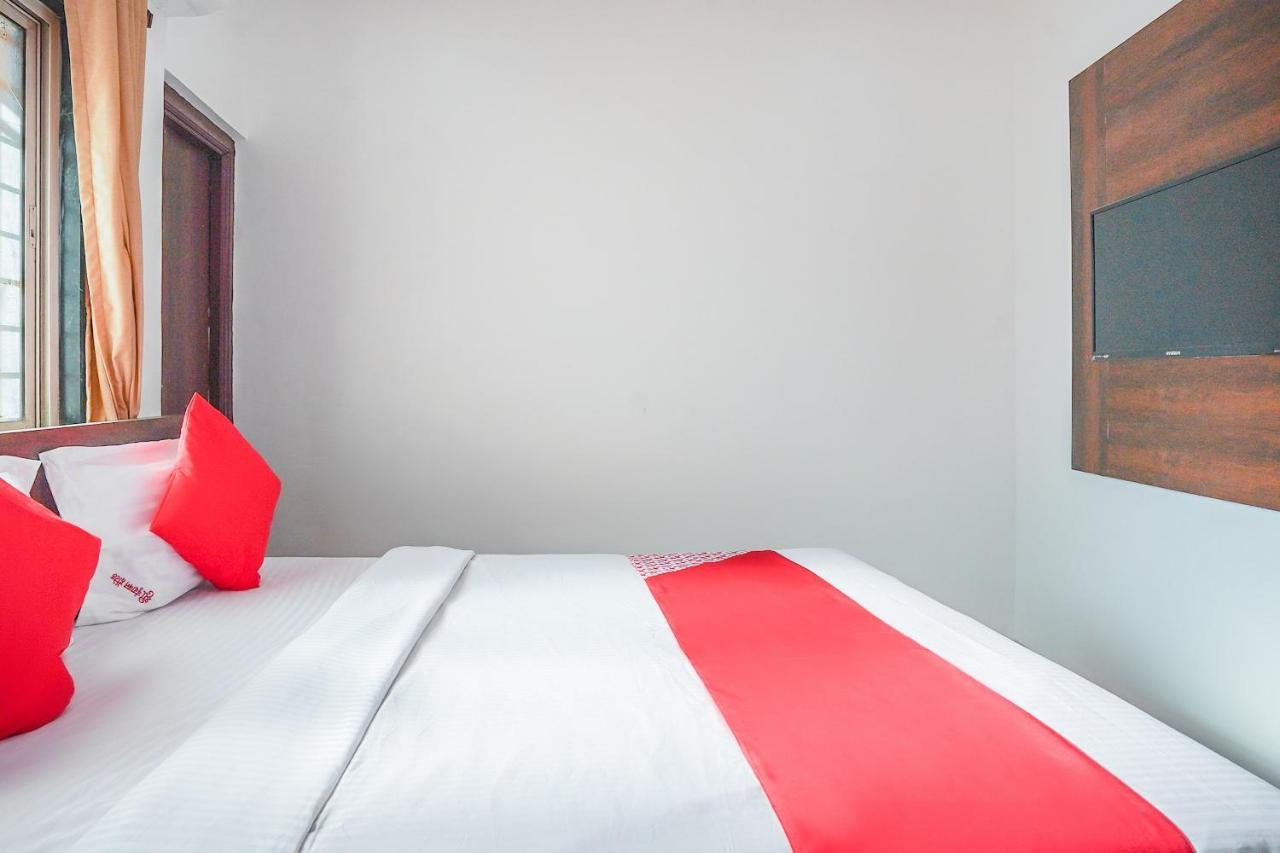 Oyo Flagship 70264 Hotel Vrindavan Mangvadi Extérieur photo
